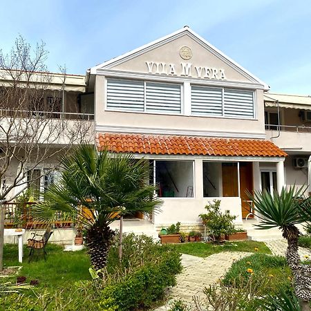 Vila M Vera Rooms With Kitchen And Apartments Durrës Eksteriør billede