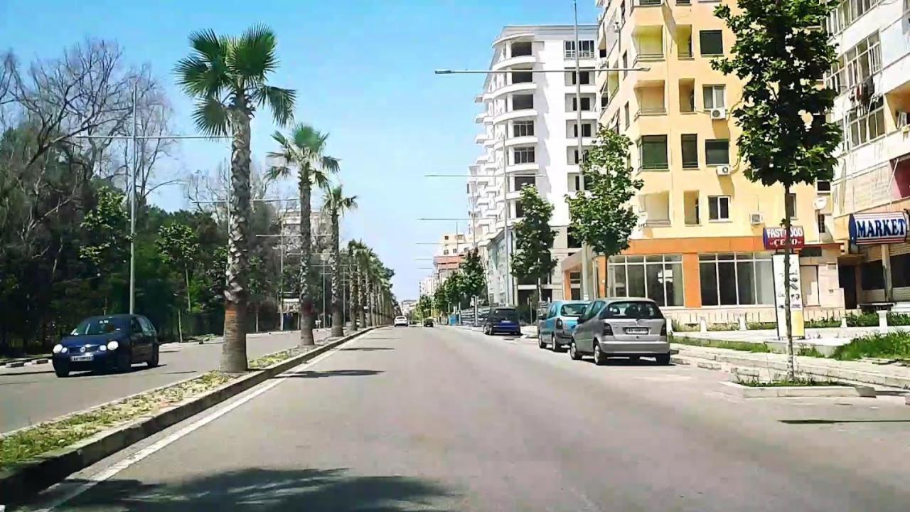 Vila M Vera Rooms With Kitchen And Apartments Durrës Eksteriør billede
