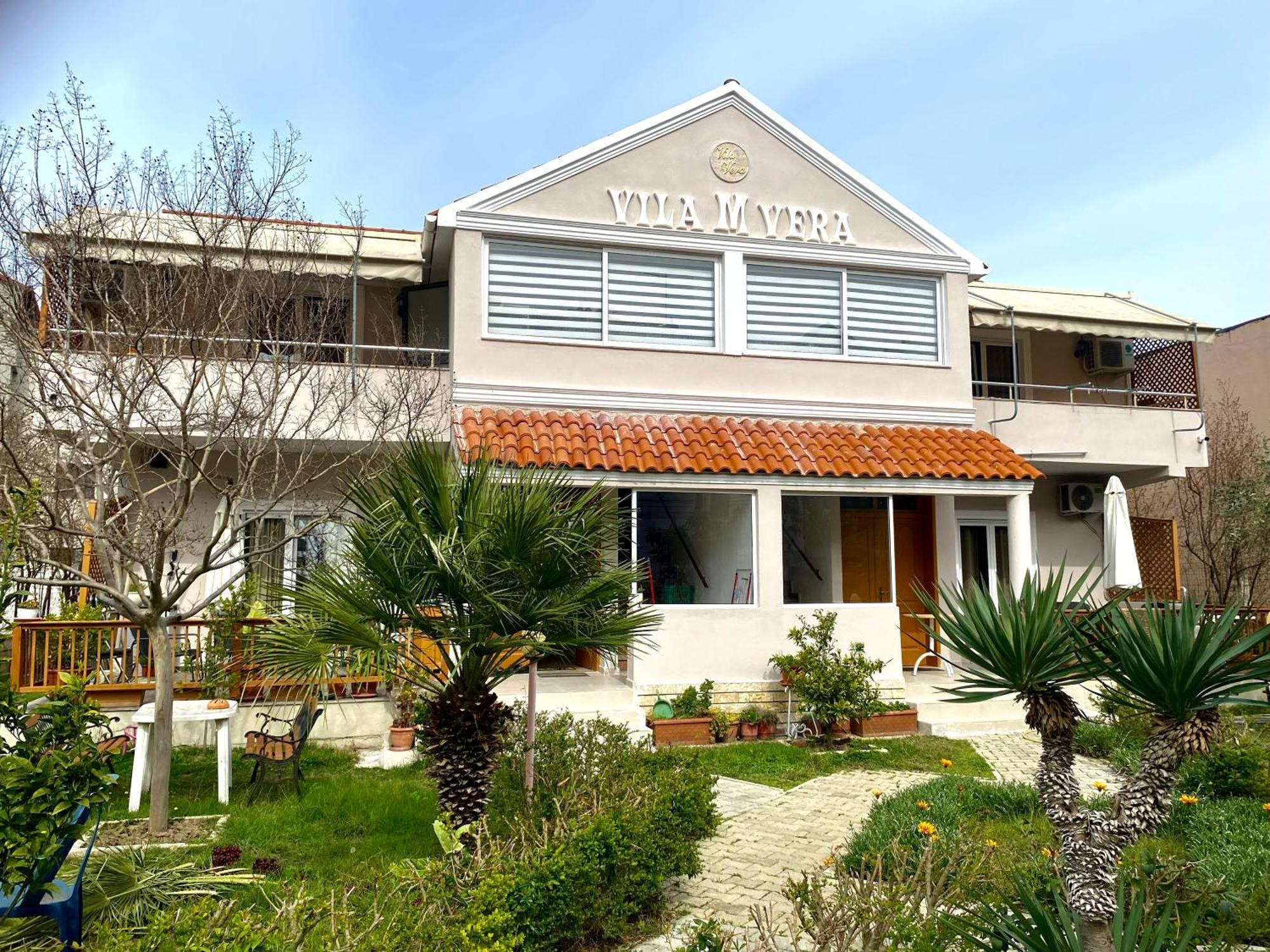 Vila M Vera Rooms With Kitchen And Apartments Durrës Eksteriør billede