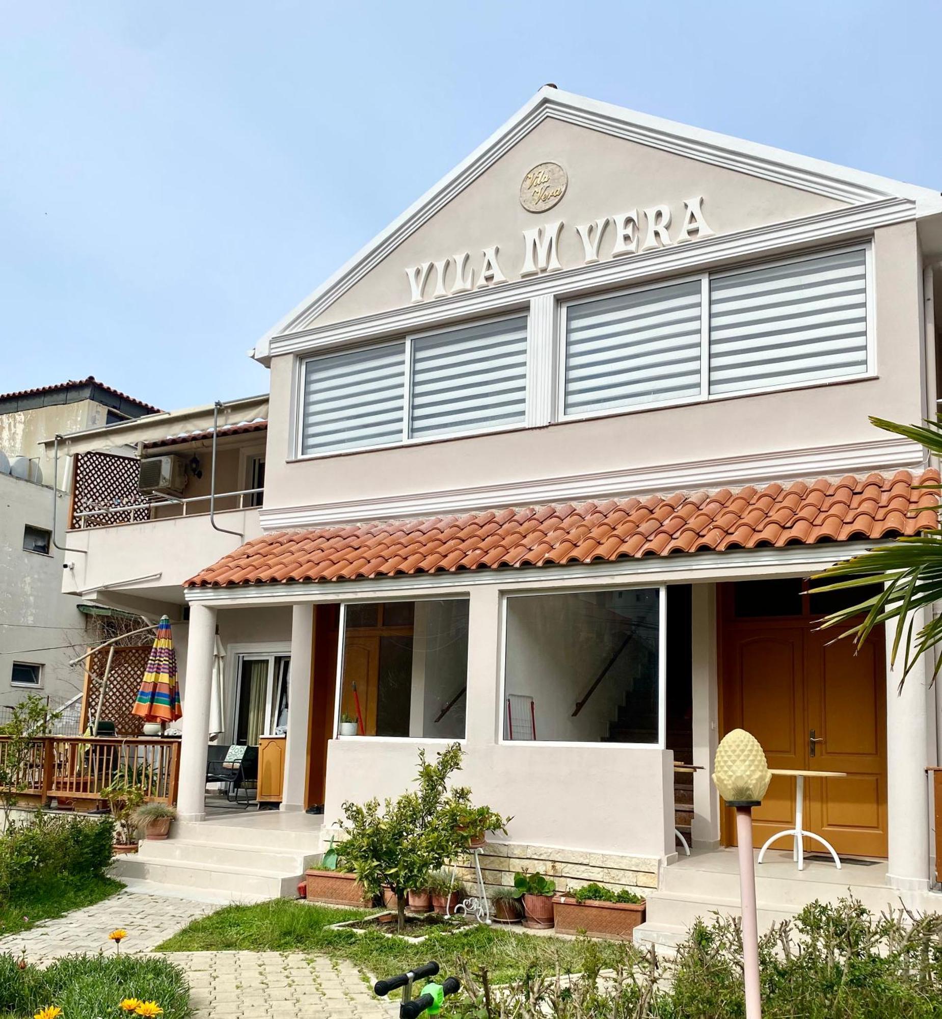 Vila M Vera Rooms With Kitchen And Apartments Durrës Eksteriør billede