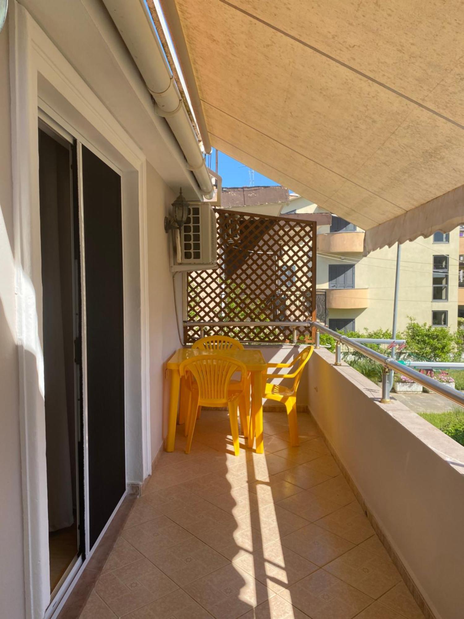 Vila M Vera Rooms With Kitchen And Apartments Durrës Eksteriør billede