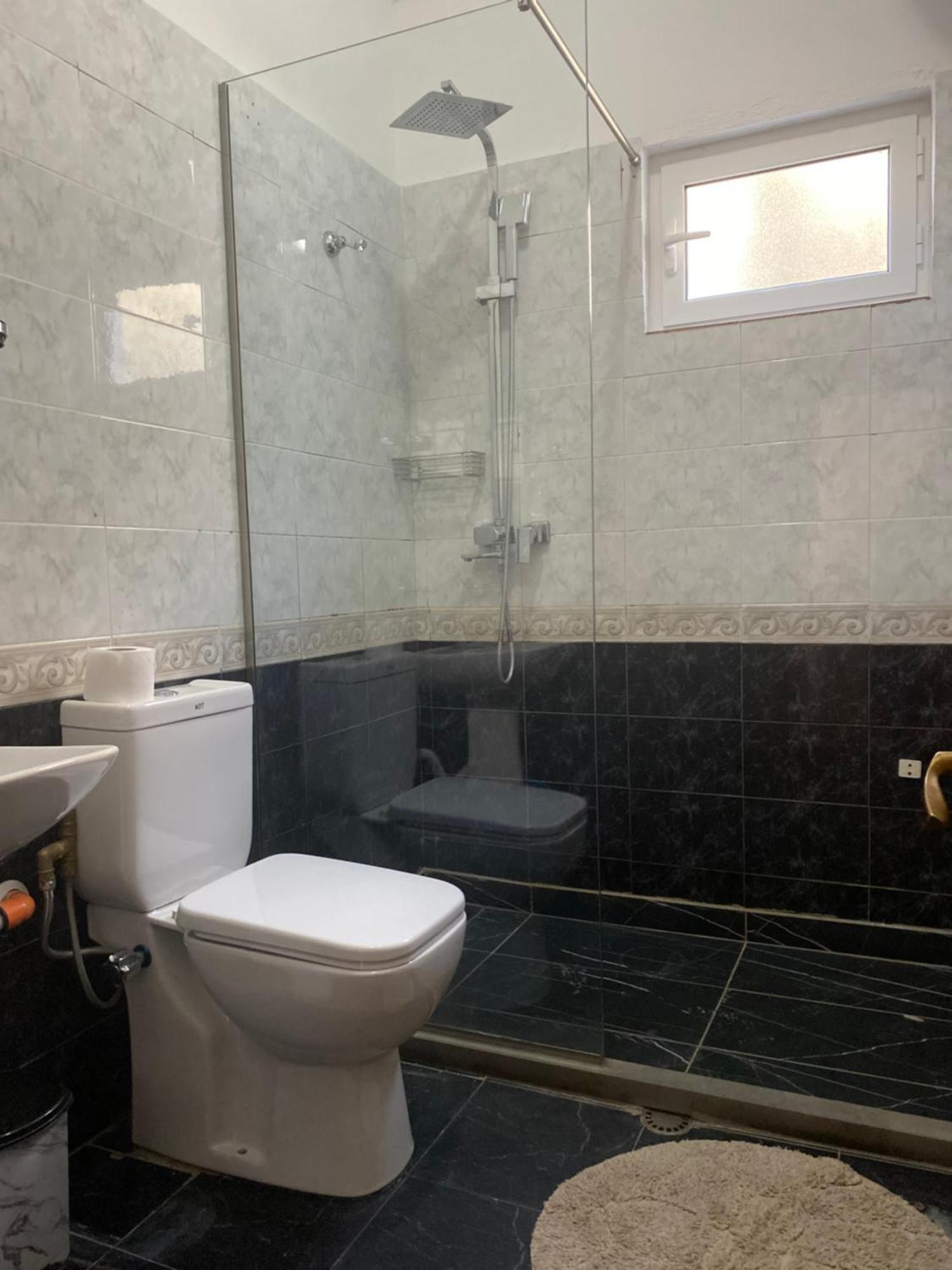 Vila M Vera Rooms With Kitchen And Apartments Durrës Eksteriør billede